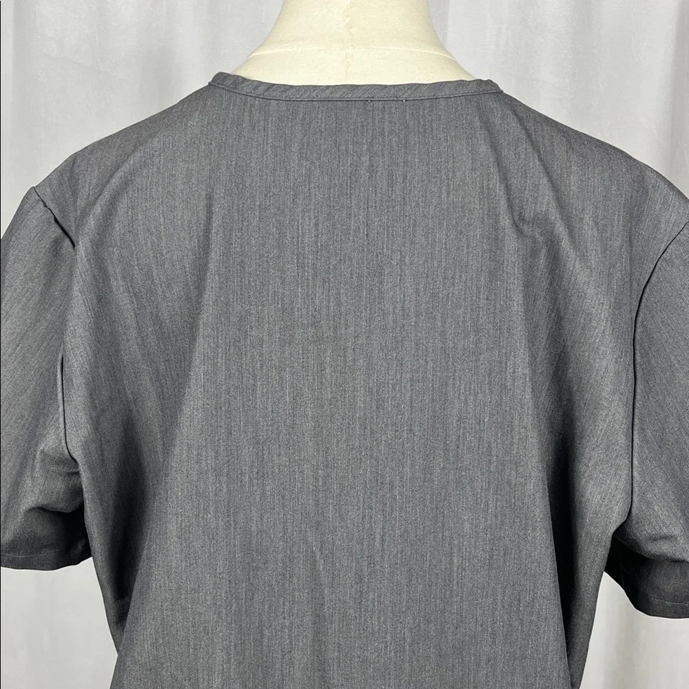 Men’s Chisec‎ Three-Pocket Scrub Top in Graphite Gray.